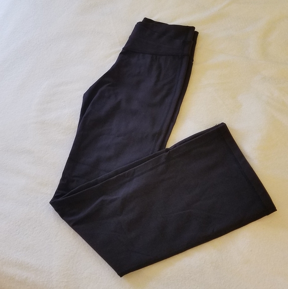 lululemon athletica Pants - Lululemon Astro pant size 6 flared yoga pants
